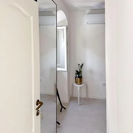 Astonishing Brand New In Old Town * Split