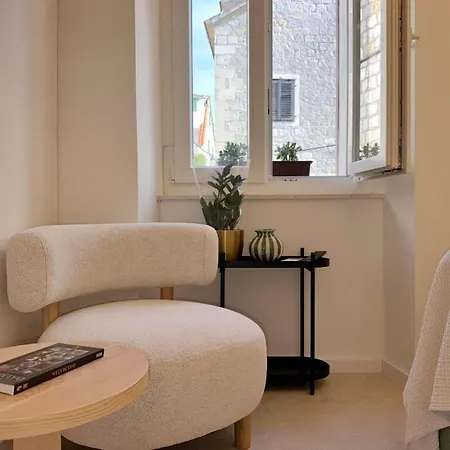 Apartament Astonishing Brand New In Old Town