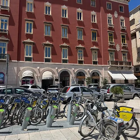 Astonishing Brand New In Old Town Apartament